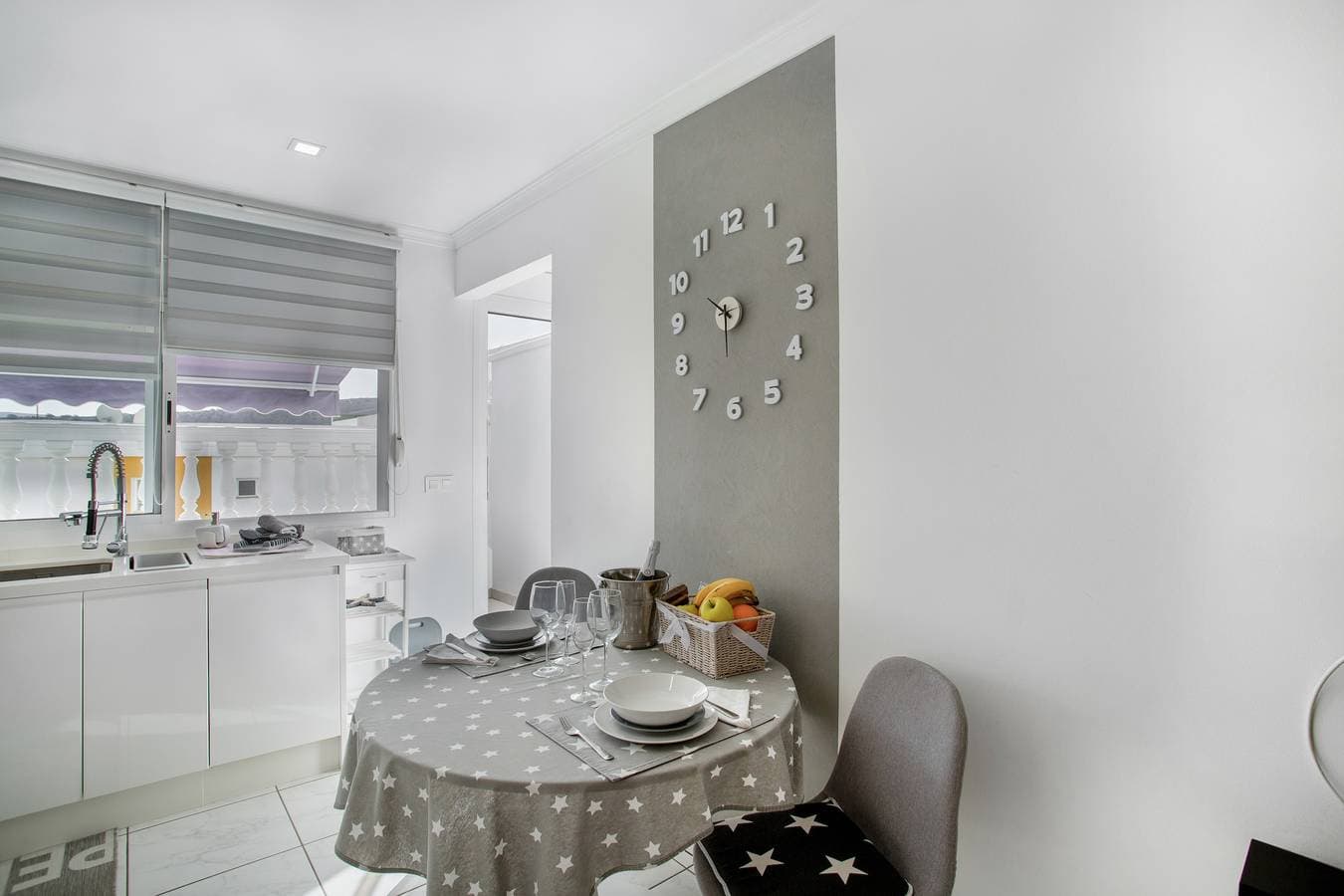 Foto 5 von 31: Ferienstudio 'Estrella Del Mar Amazing Loft Casa' mit Bergblick