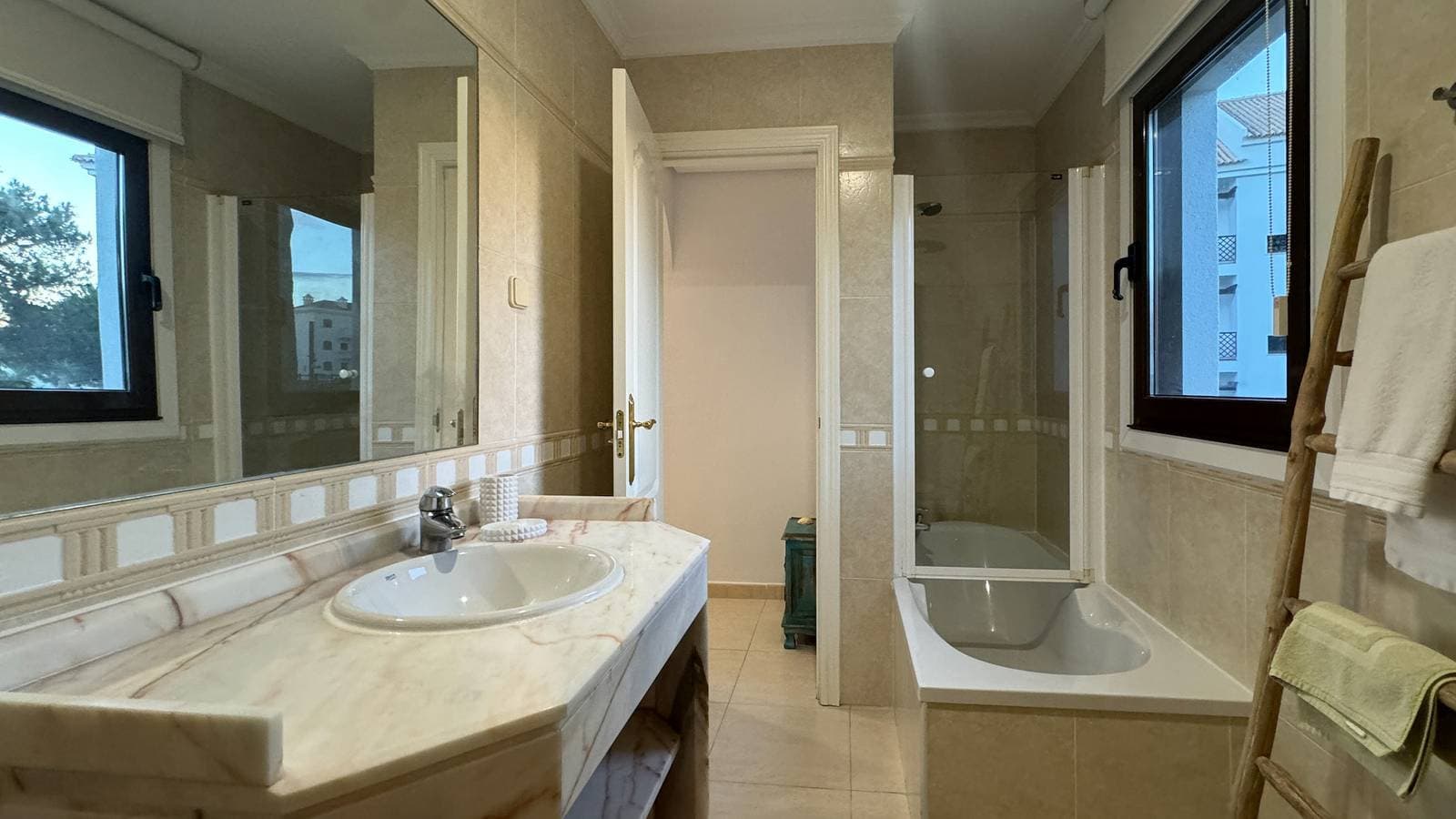 Foto 6 von 32: Apartamento T2, Praia da Falésia 1C, Albufeira