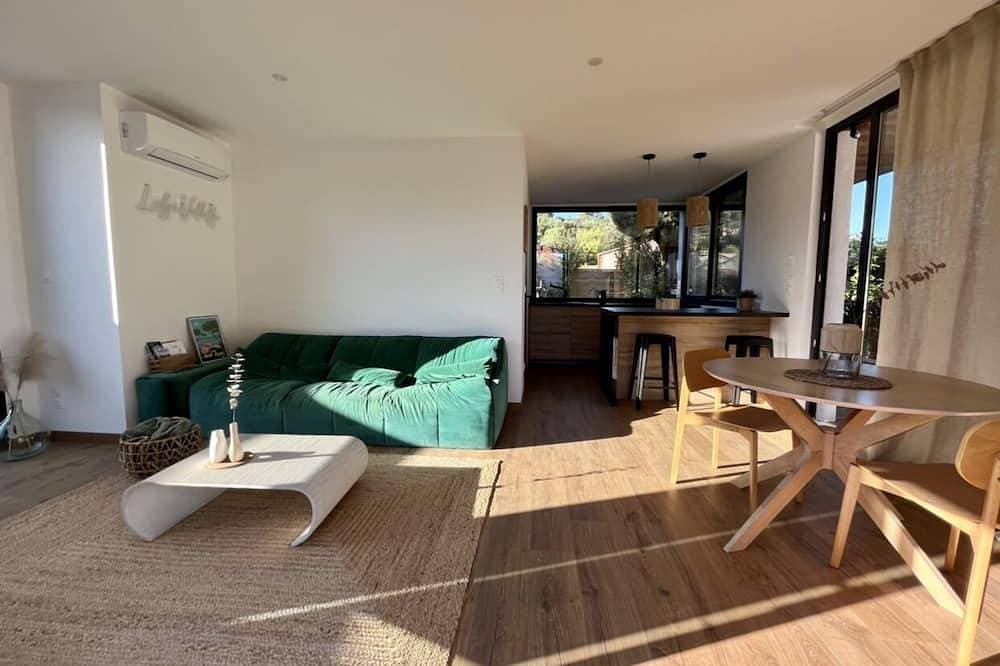Foto 13 von 25: Lodge Contemporain Avec Jacuzzi en Provence Verte