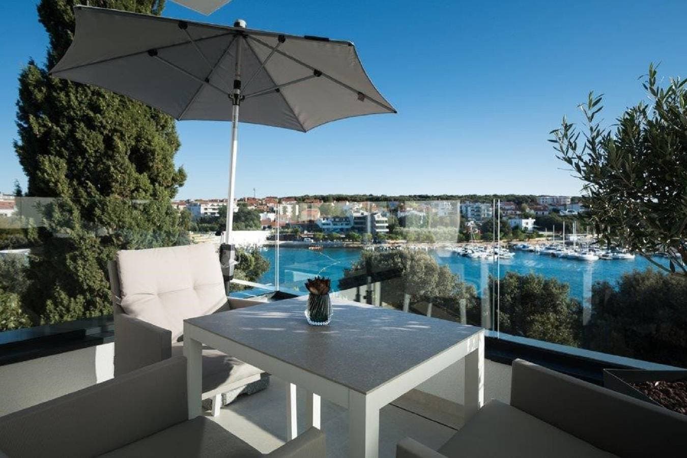 Exklusive Villa mit privatem Pool 50 Meter zum Strand 1