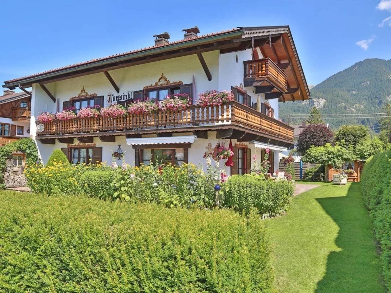 Foto 4 von 29: Ferienwohnung 'Nr. 2 Karwendel' mit Bergblick, Balkon und Wi-Fi