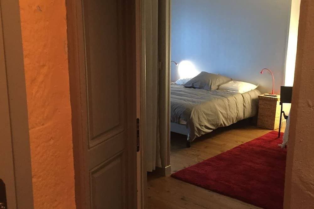 Foto 7 von 23: 4 * Ferienhaus Charme, mitten im alten Dorf, Terrasse, Wi-Fi,