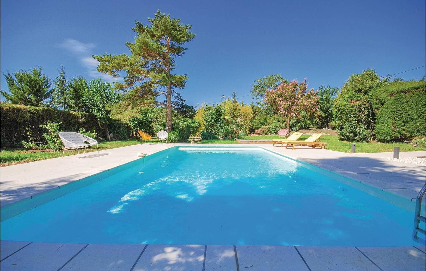 Foto 3 von 20: Eigentumswohnung am Pool mit Parkplatz, AC & WiFi