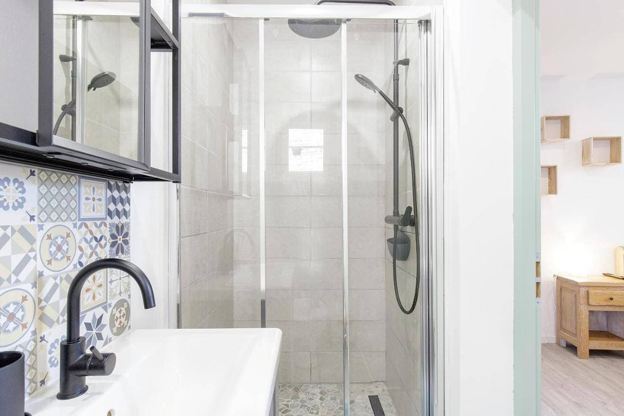 Foto 5 von 6: Double Room with Private Bathroom