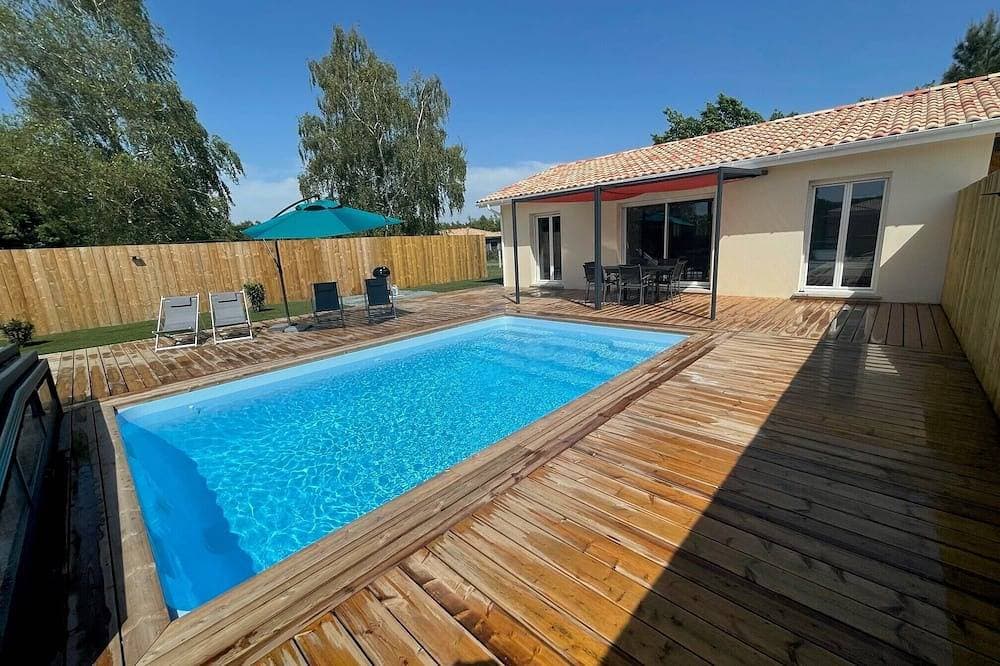 4-bed house with heated and covered swimming pool ( Maison Océan) 1