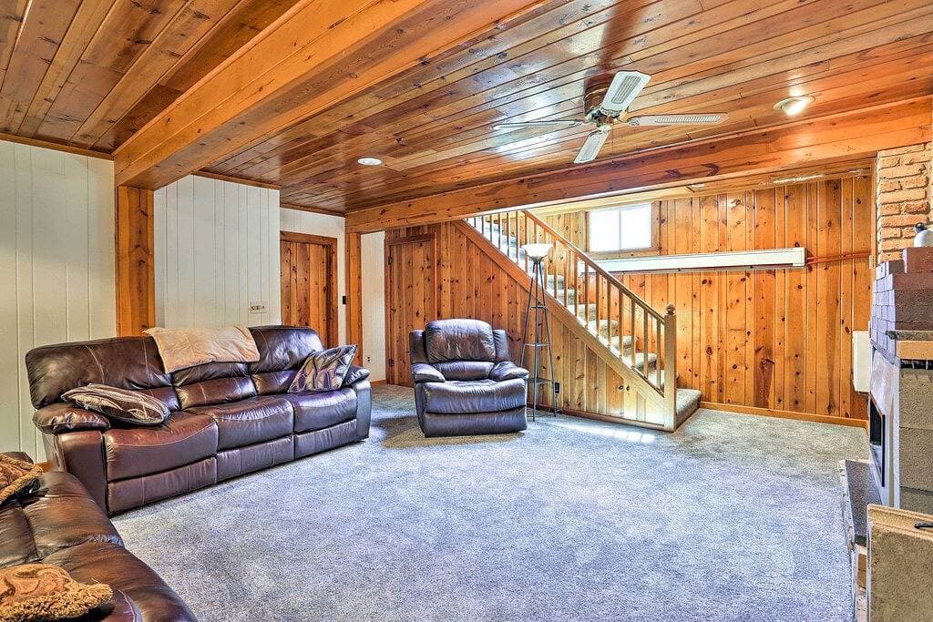Foto 7 von 41: Neu! Custer Home mit Deck & Veranda - Walk Downtown!