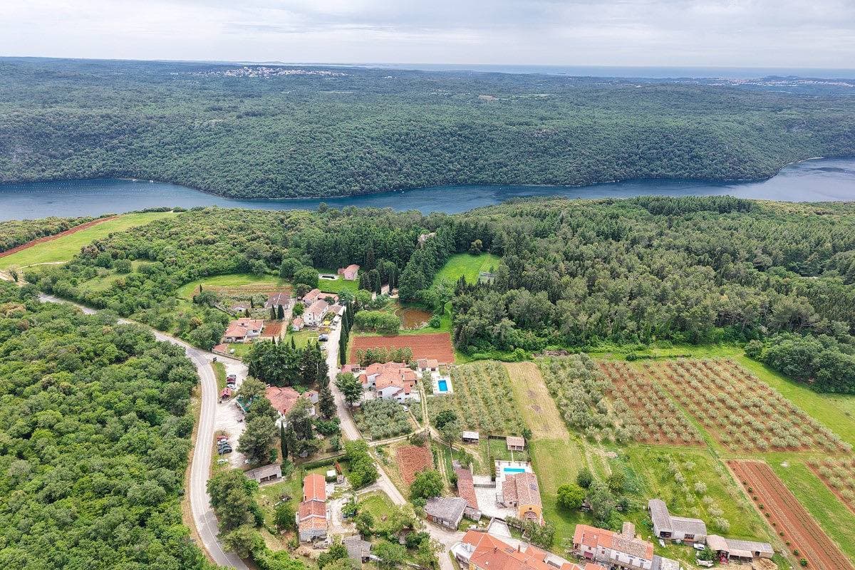Foto 3 von 37: Geräumige Villa Marija Kloštar mit Privatem Pool