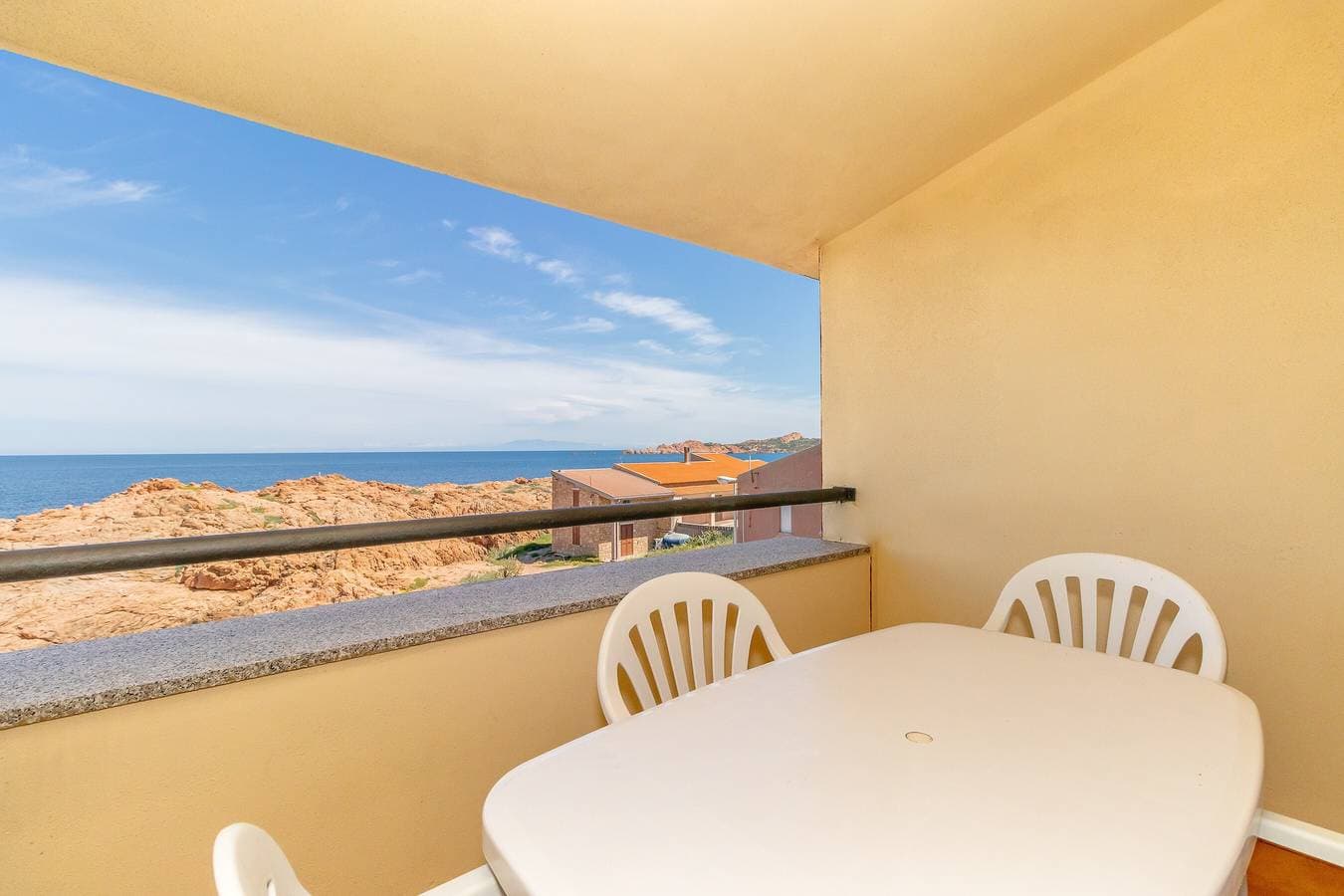 Foto 2 von 23: Ferienwohnung "Casa sulla Scogliera Isola Rossa" auf Isola Rossa