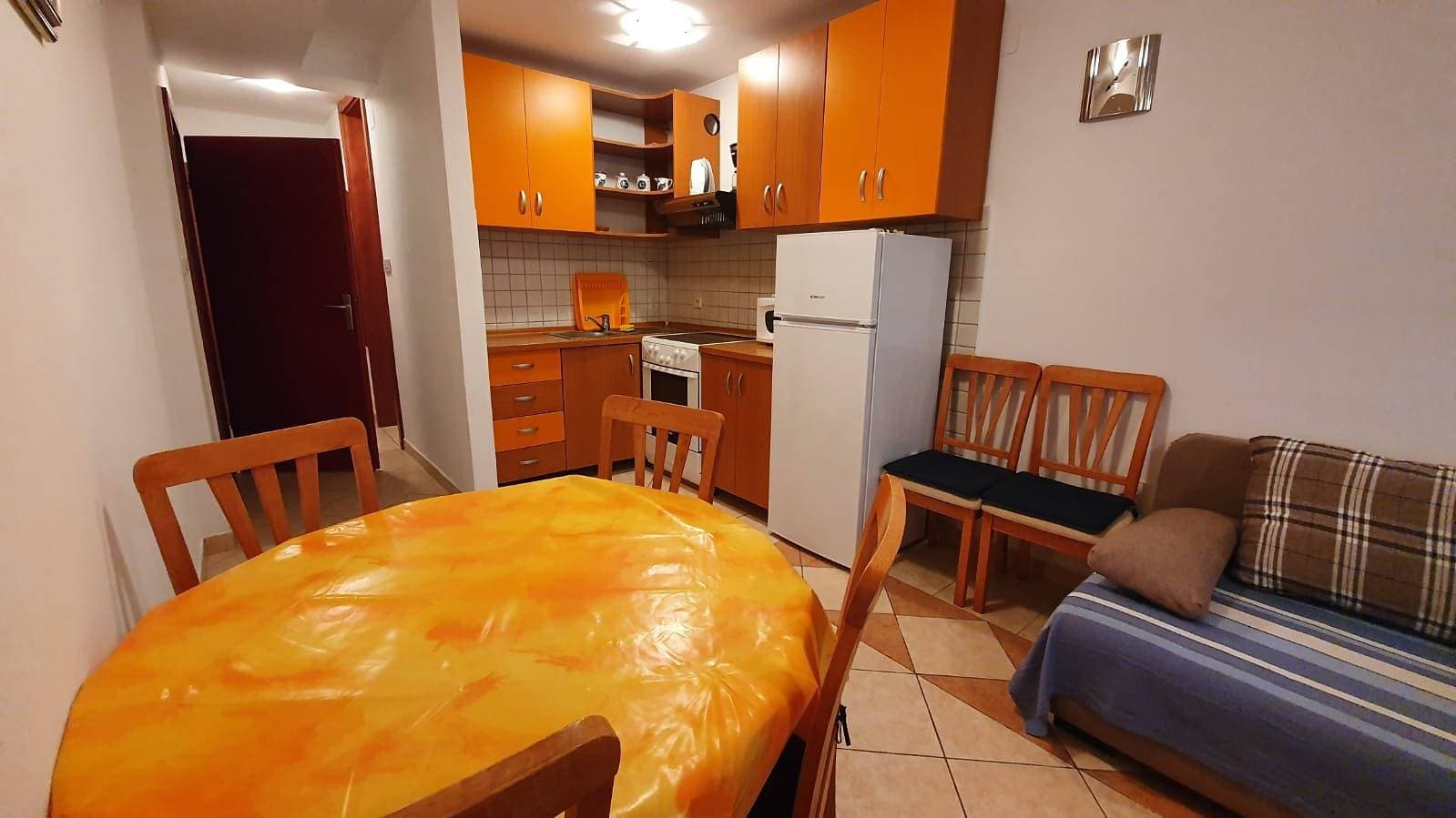Foto 4 von 10: 1-Zimmer-Ferienwohnung mit Terrasse Baska, Krk -a