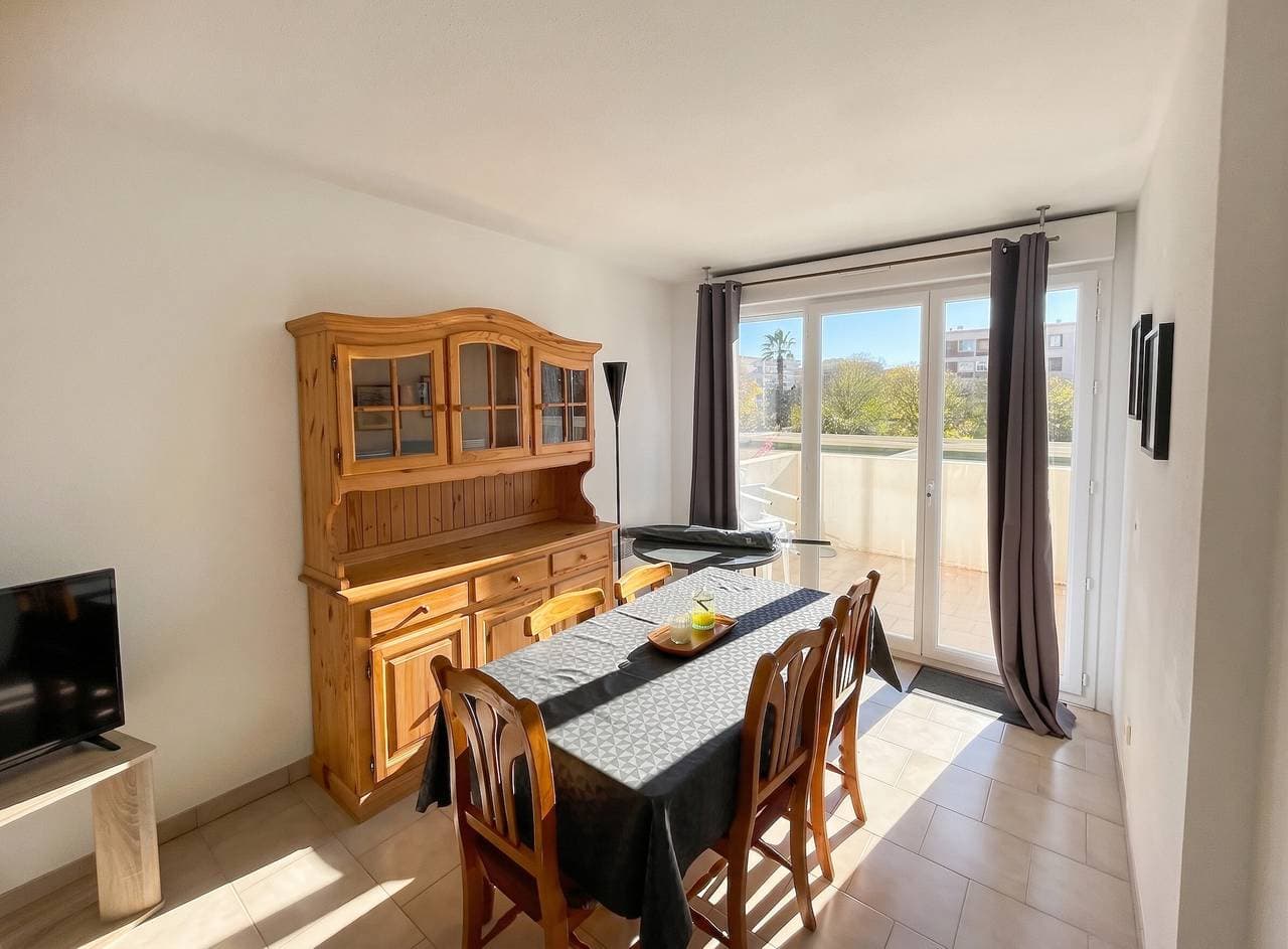 Foto 8 von 13: Modernes Apartment in Fréjus, 60 qm, Gemeinschaftspool