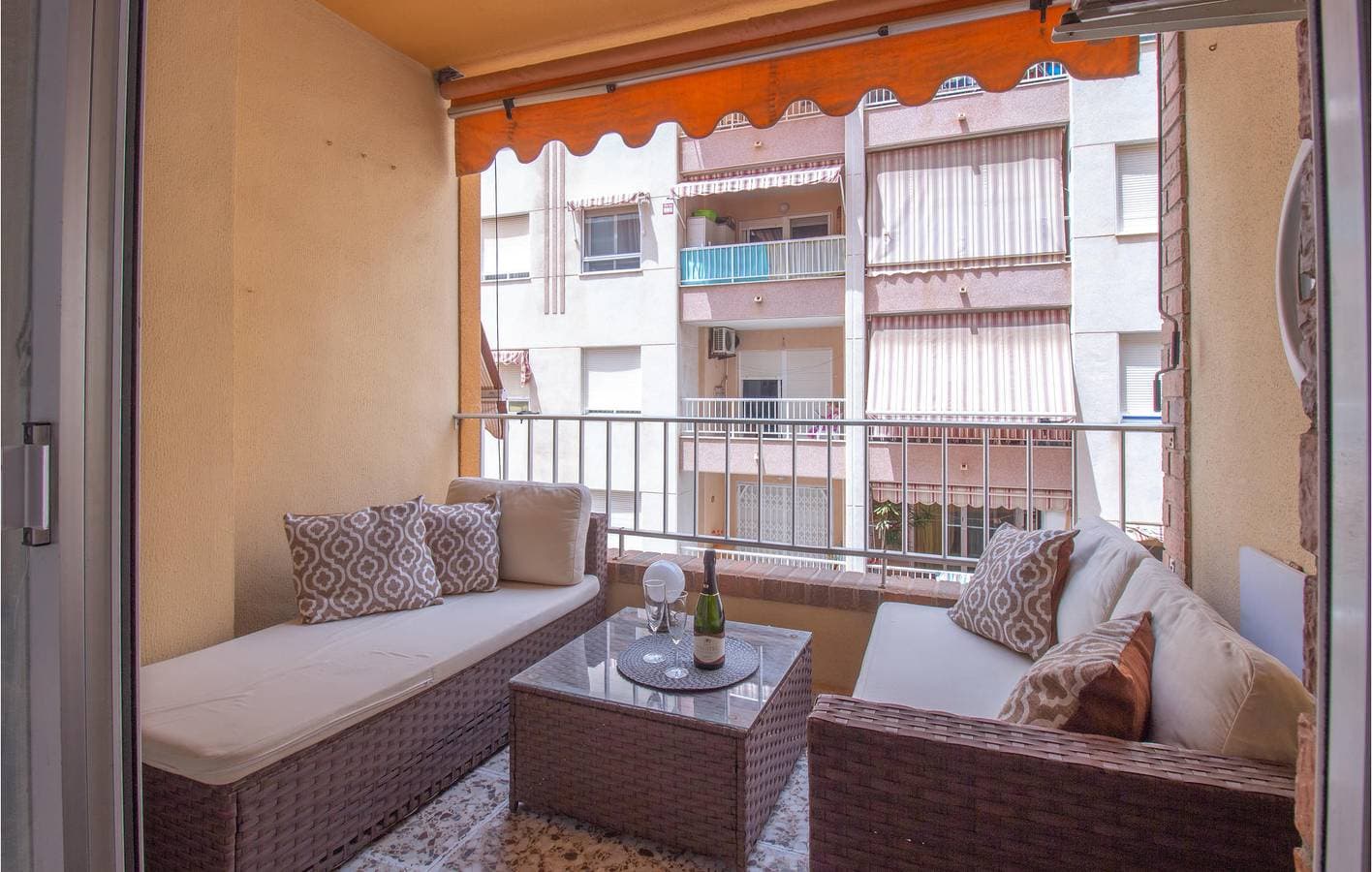 Foto 3 von 15: Appartement am Strand mit Terrasse & A/C