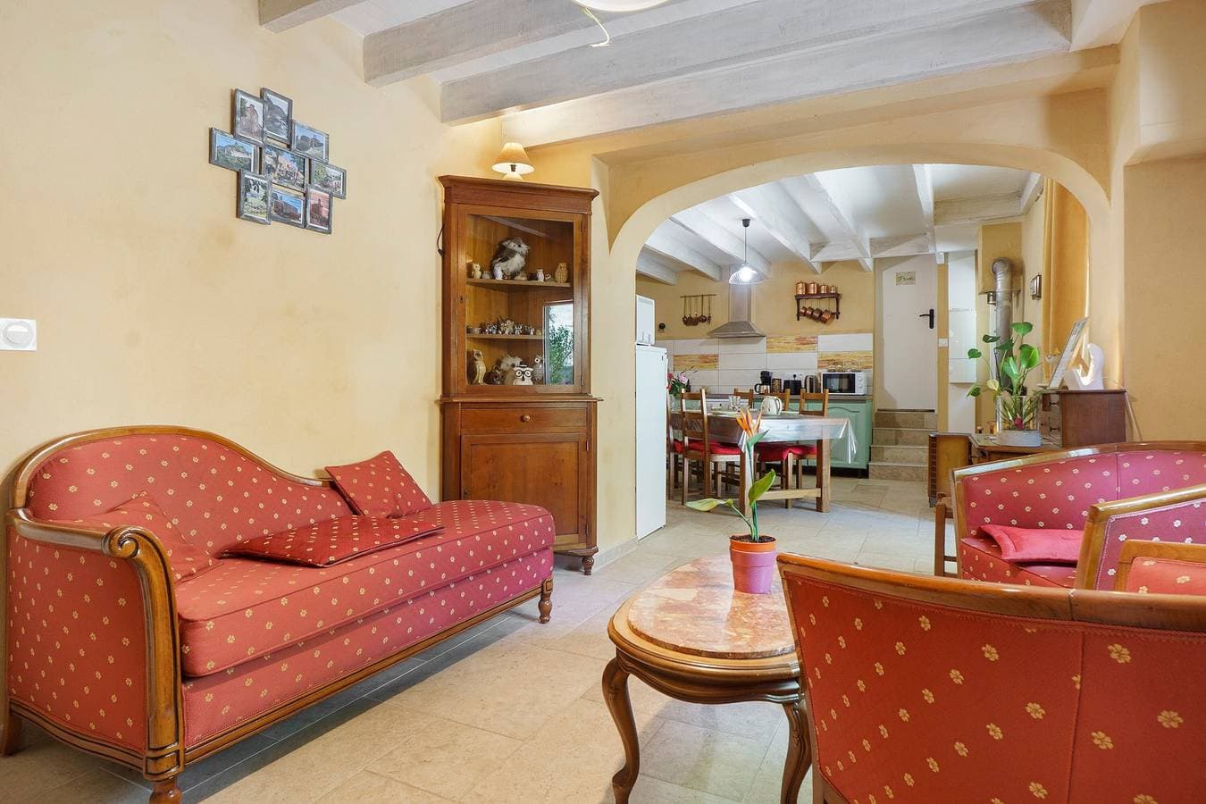 Foto 7 von 32: Bed & Breakfast 'Chambre Tilleul mit Pool', Bergblick, Gemeinschaftspool, WLAN