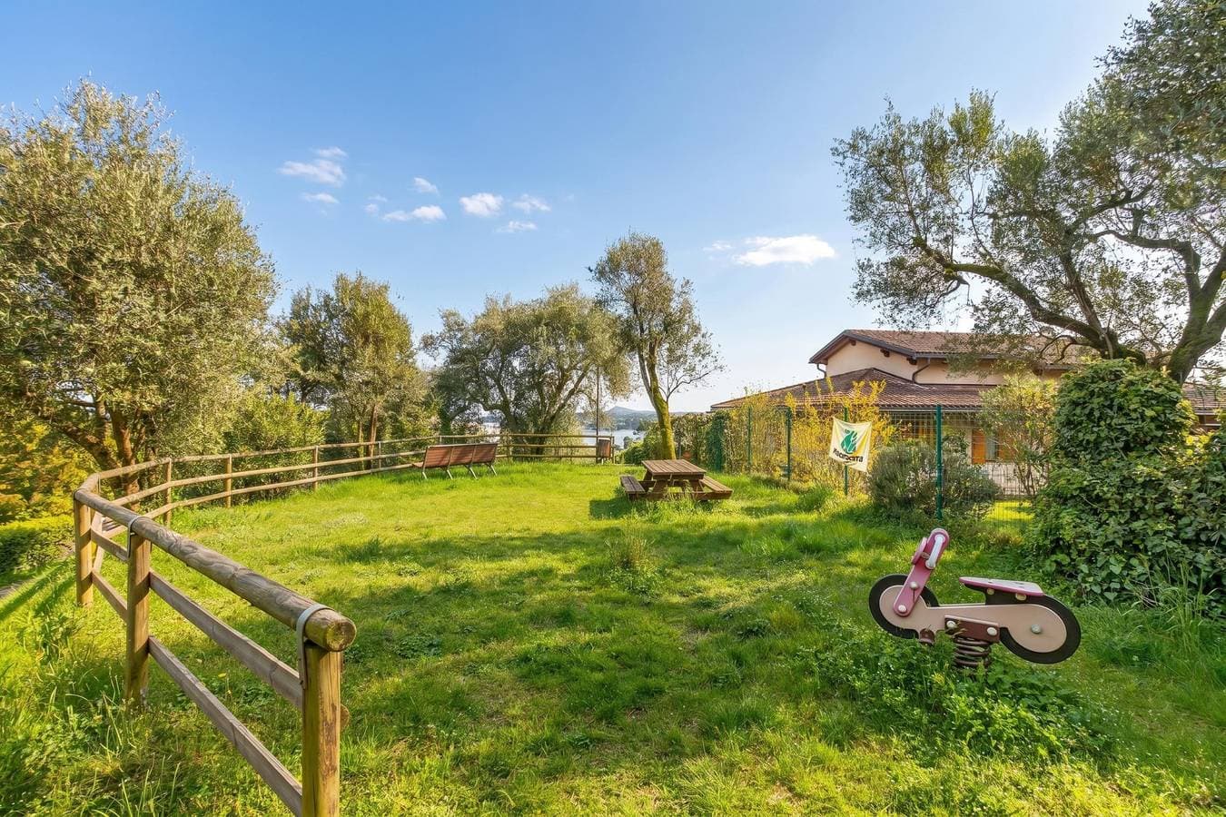 Foto 9 von 29: Teseo House | Lake View & Terrace