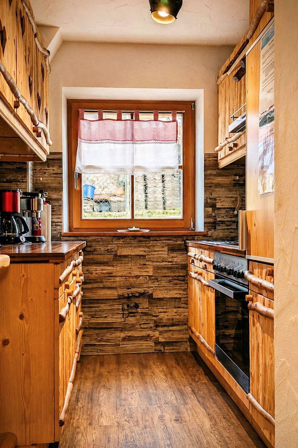 Foto 9 von 33: Doppelzimmer Kärlingerhaus im urigen Hüttenflair
