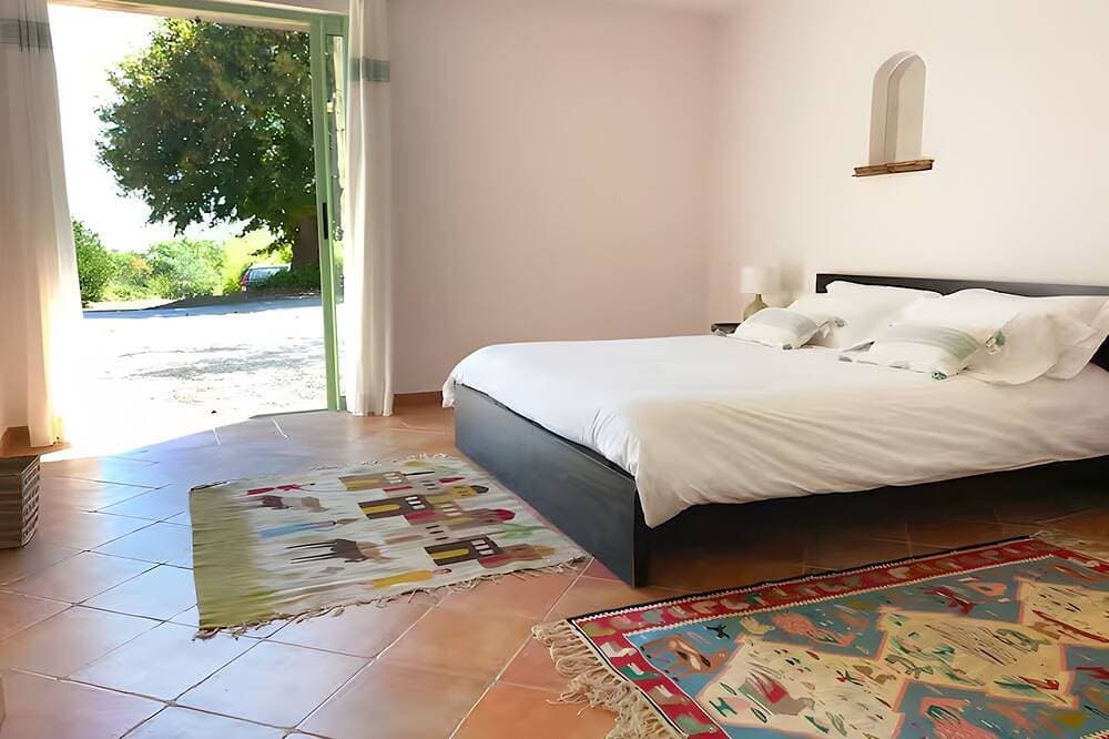 Foto 2 von 19: Villa „Lou Peiraverde“ mit privatem Pool, Terrasse und WLAN