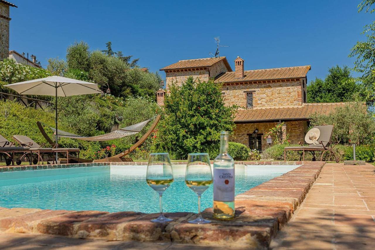 Scappo in Umbria, casale della quiete 1