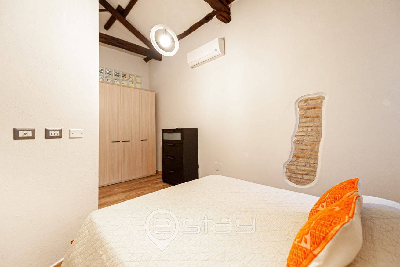 Foto 12 von 49: Ferienwohnung für 2 Personen mit Balkon/Terrasse