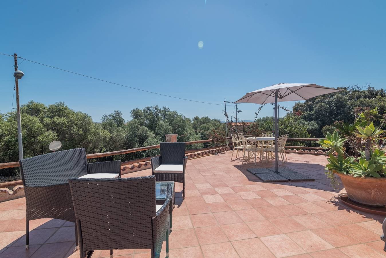 Foto 5 von 23: Großes Apartment mit Hügelausblick, WLAN & Terrasse