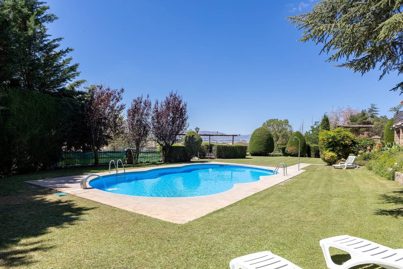 Foto 2 von 38: Las Yernas: Landhaus in der Sierra de Gredos mit privatem Pool für Gruppen