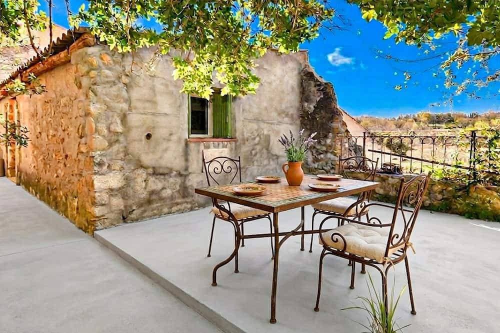Amazing home in Montagnac-Montpezat with house a panoramic view 1