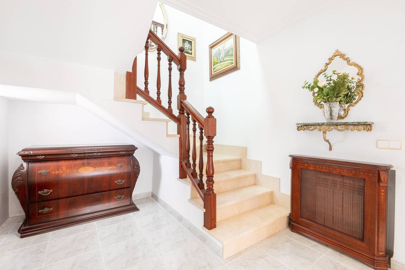Foto 10 von 31: Villa Epi – Ruhige Villa in Wohngegend mit privatem Pool und Garten