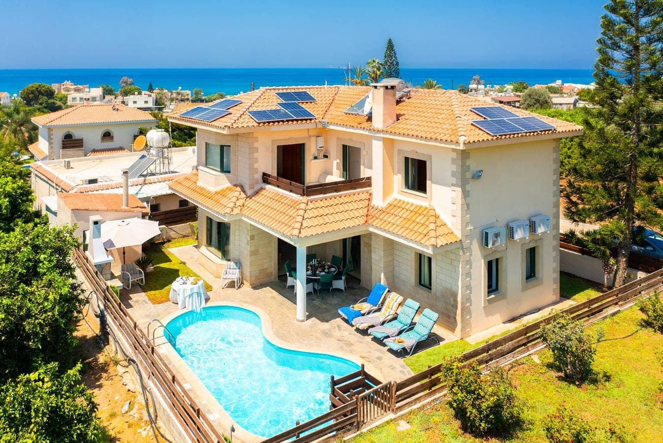 Foto 2 von 50: Villa für 7 Personen mit Terrasse