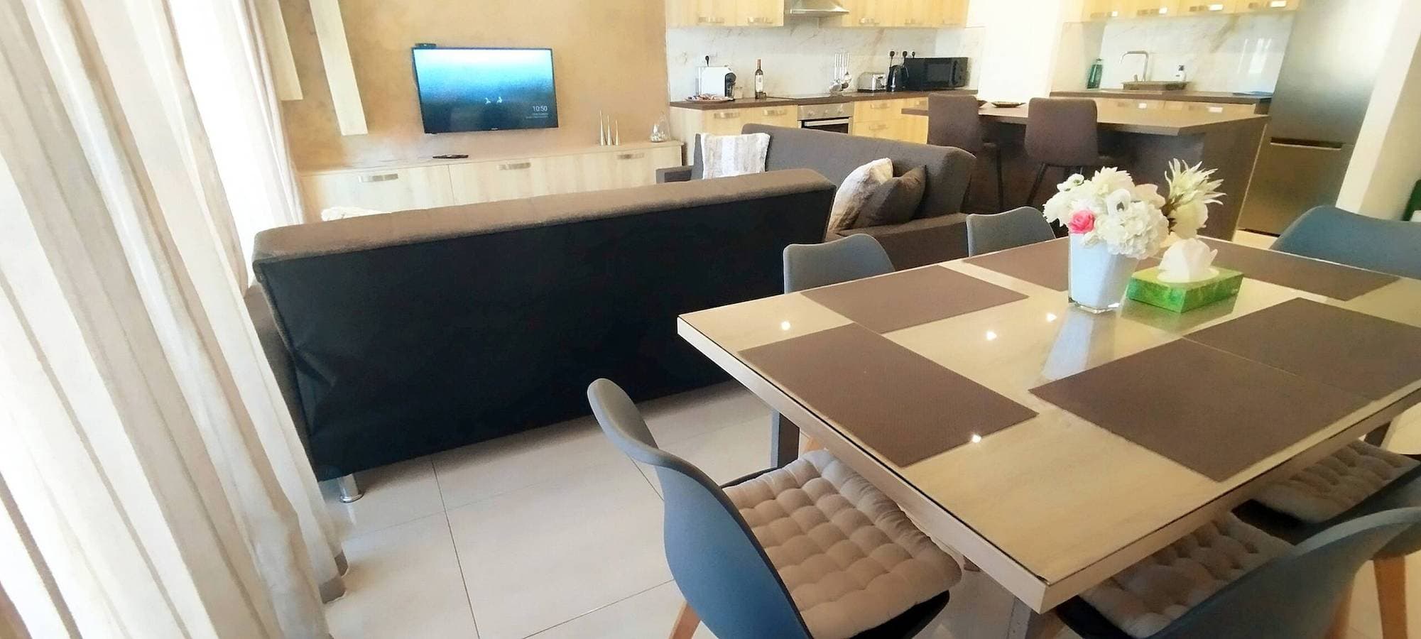 Foto 6 von 51: GrandBlue Vista Premier Ferienwohnung direkt am Meer