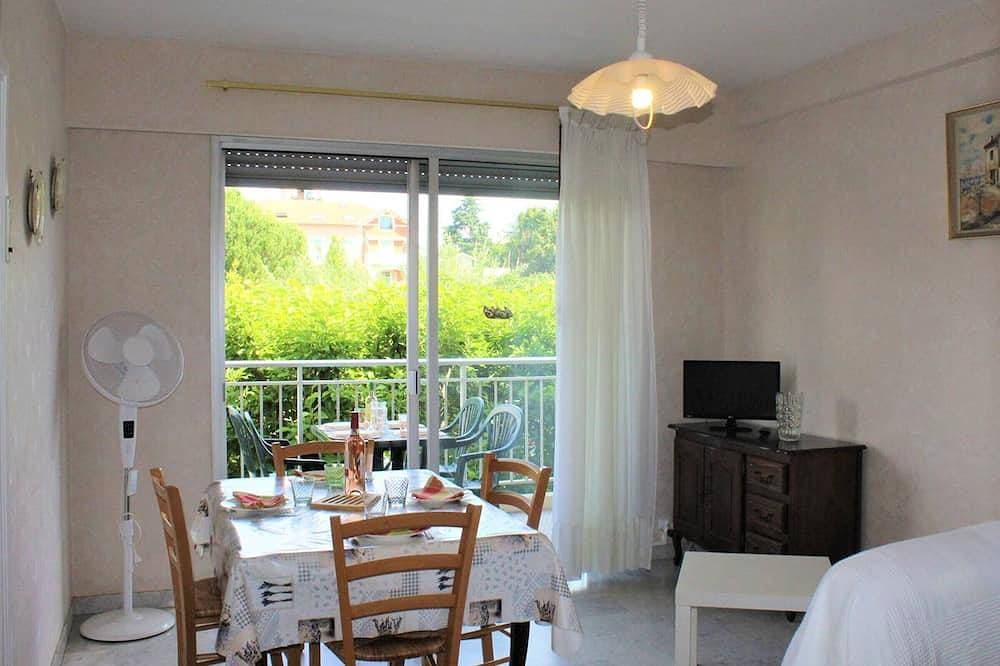 Studio, 4 Personen, 30m vom Meer, Terrasse, Parkplatz, Cagnes-sur-Mer 1