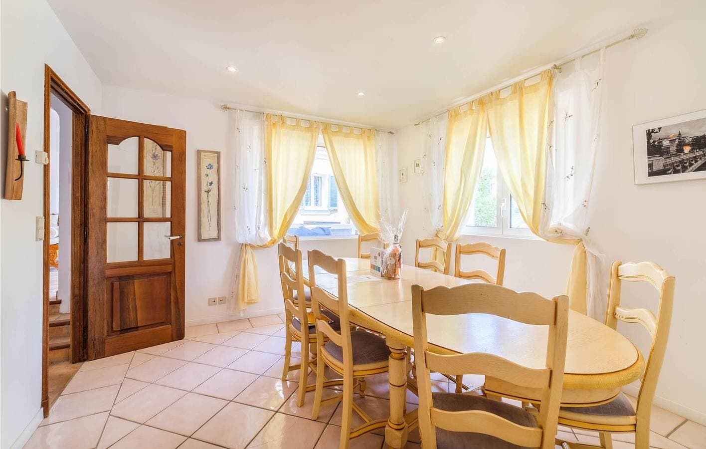 Foto 4 von 44: Stilvolle 180qm Wohnung mit Pool und Stadtblick, Saint-Cézaire-sur-Siagne