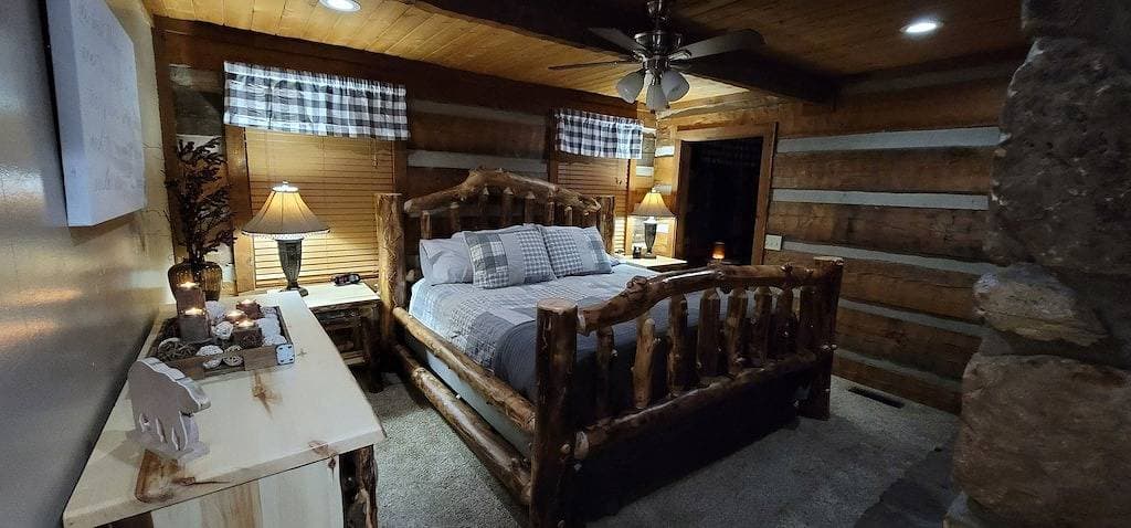 Honeymoon Cabin, sehr abgelegen, Whirlpool, keine Gebühren, in der Nähe der Stadt, Whirlpool !!! 1