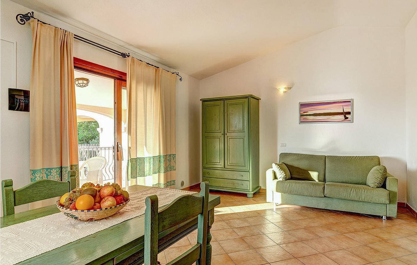 Foto 4 von 17: Li Junchi Ferienwohnung mit Pool & Parkplatz