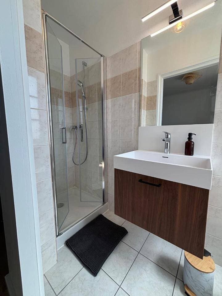 Foto 11 von 14: Double Room with Private Bathroom