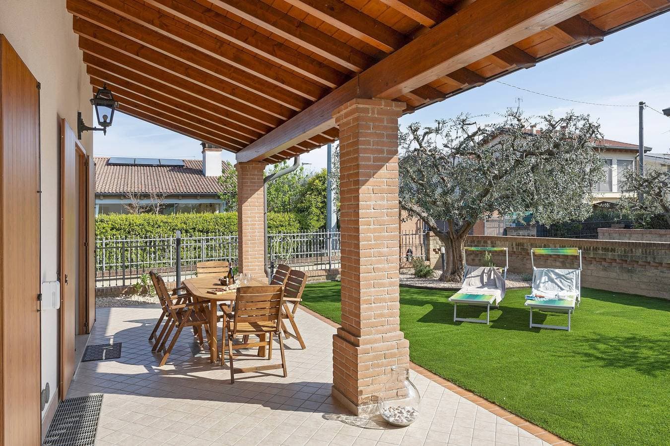 Foto 2 von 29: Ferienwohnung 'Katy Lake Rosmarino' mit privater Terrasse, WLAN und Klimaanlage