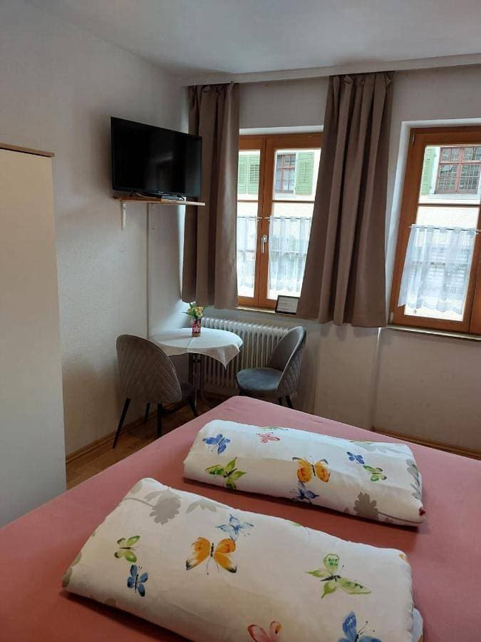 Foto 5 von 5: Double Room with Private Bathroom