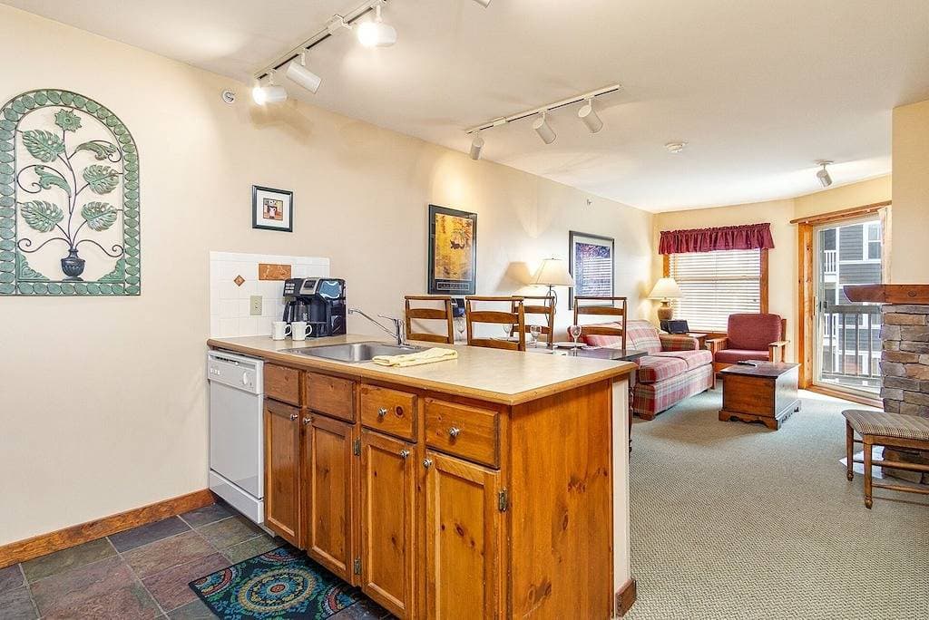 Foto 11 von 11: Rimfire 460 - Gut & Viel - Hanglage, Schritte vom Dorf 1 Schlafzimmer Wohnung