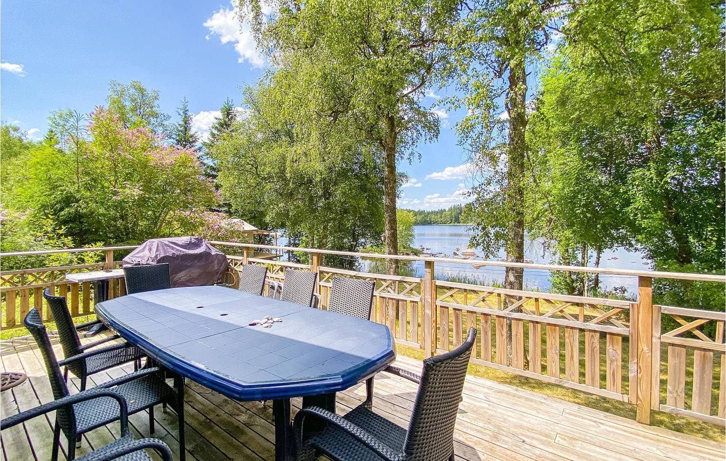Foto 8 von 19: Ferienhaus für 8 Personen mit Seeblick