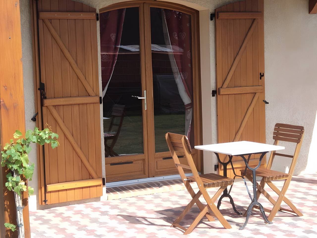 Foto 8 von 11: Gästezimmer „Le Logis du Mesnil“ mit Terrassen, Gemeinschaftsgarten und WLAN