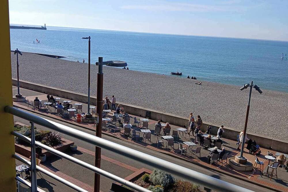 Foto 11 von 15: Un balcon sur la mer Corinne Avec Parking, Balcon, Ascenseur
