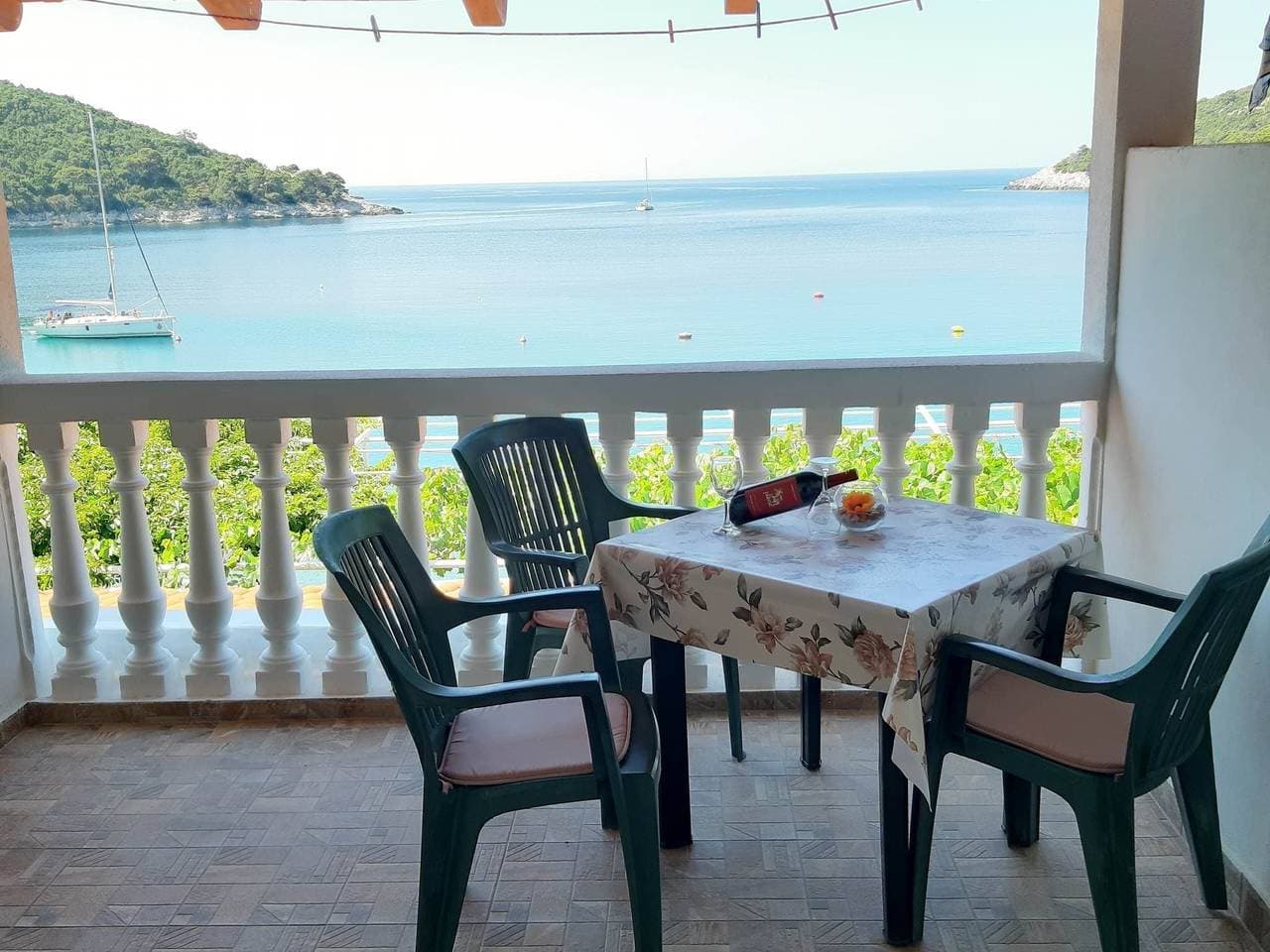 Foto 10 von 20: Apartments Franka Saplunara-Double Room with Terrace and Sea View