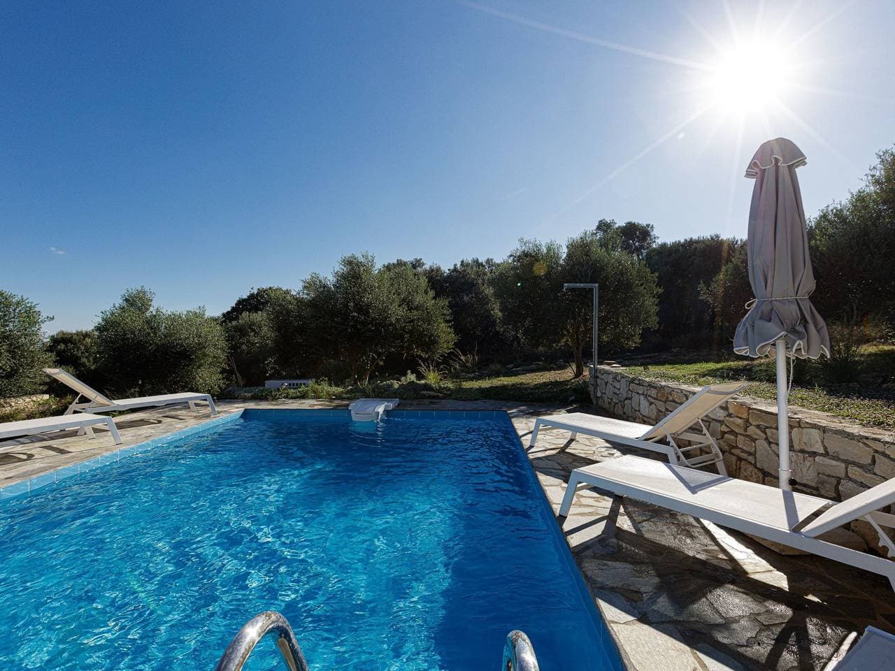 Foto 3 von 19: Komfort-Villa mit privatem Pool