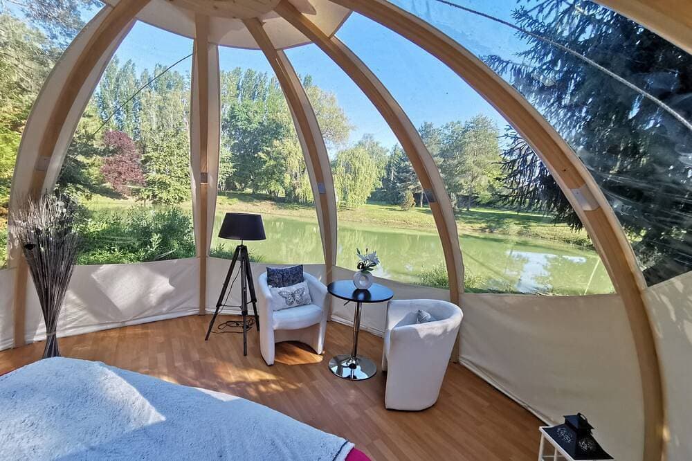 Foto 12 von 27: Gästezimmer „Bulle des Châteaux“ mit WLAN und Pool
