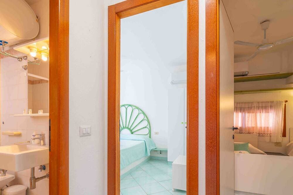 Foto 5 von 21: Sun Apartment - Sea view, Wi-Fi & A/C