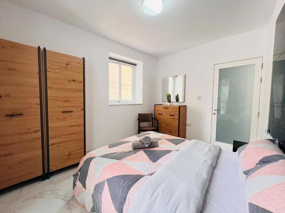 Beachfront Room DR 1