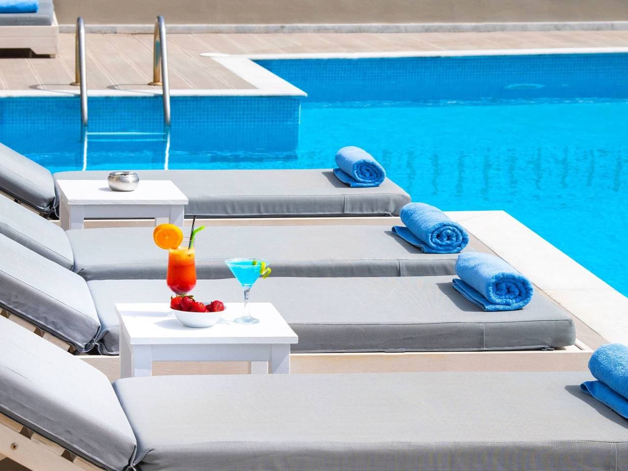 Foto 13 von 27: Elounda Garden Maxima Suite Beheiztes Schwimmbad