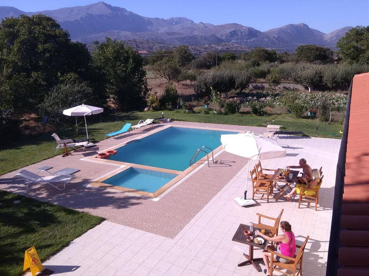 Foto 11 von 32: Apartment with Pool View