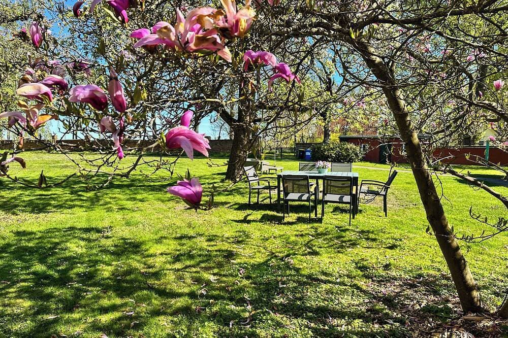 Foto 9 von 12: Idyllische Lage - Ferienhaus für Familien mit Hund 1 Std. vor Berlin am See.