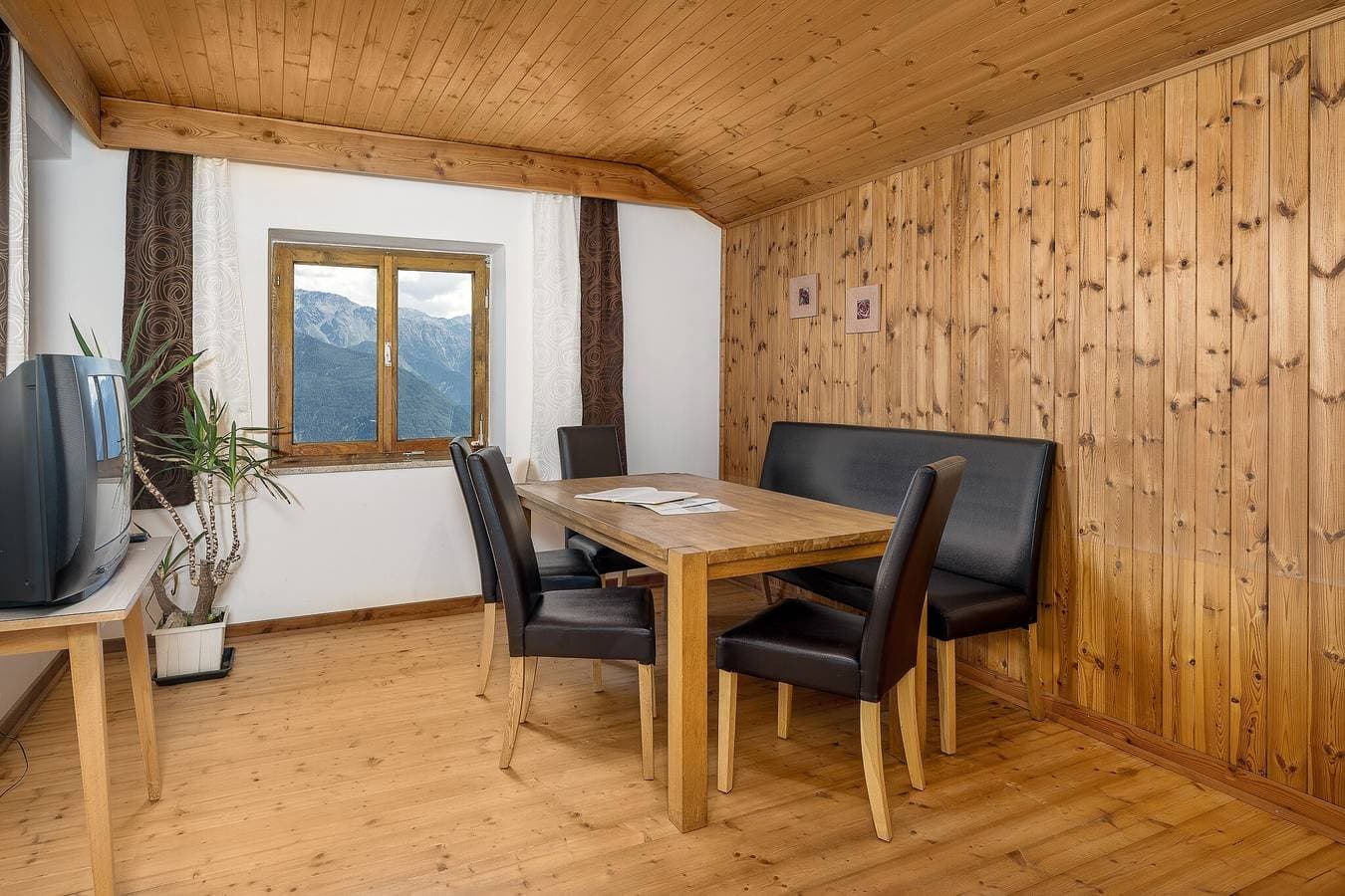 Foto 4 von 23: Ferienwohnung 'Oberköbenhof Wohnung Berg' mit Bergblick, Gemeinschaftsterrasse und WLAN