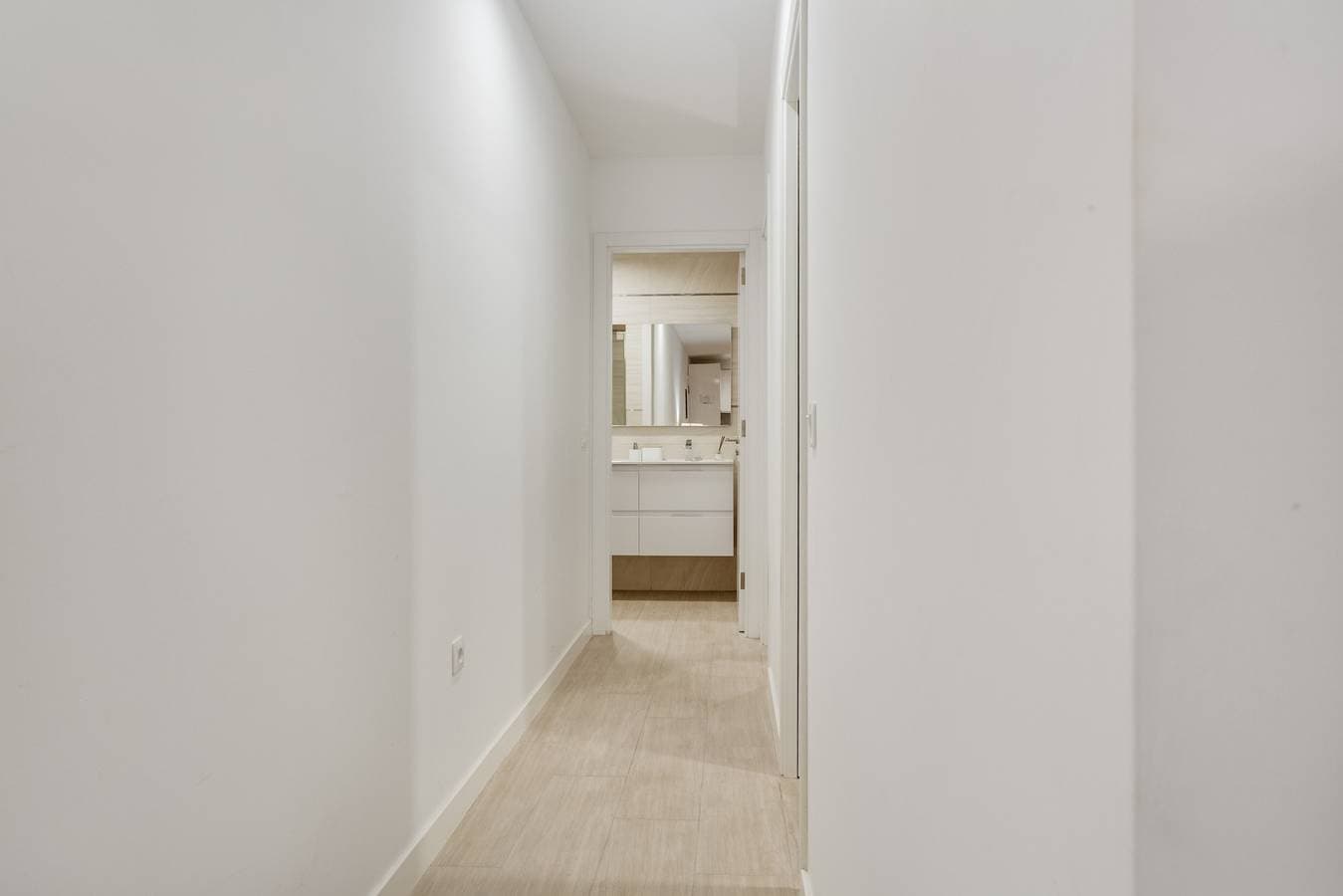 Foto 11 von 33: Ferienwohnung 'Apto Moderno Con Vistas Únicas' mit Meerblick, privater Terrasse und WLAN