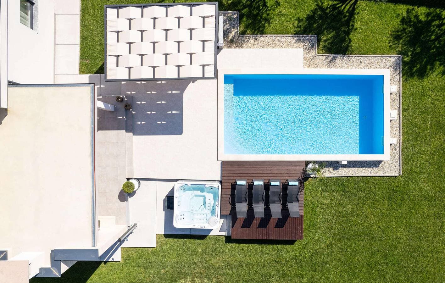 Foto 13 von 36: Gemütliche 150 m² große Ferienwohnung mit Meerblick, Pool und Terrasse, 2,5 km vom Strand entfernt
