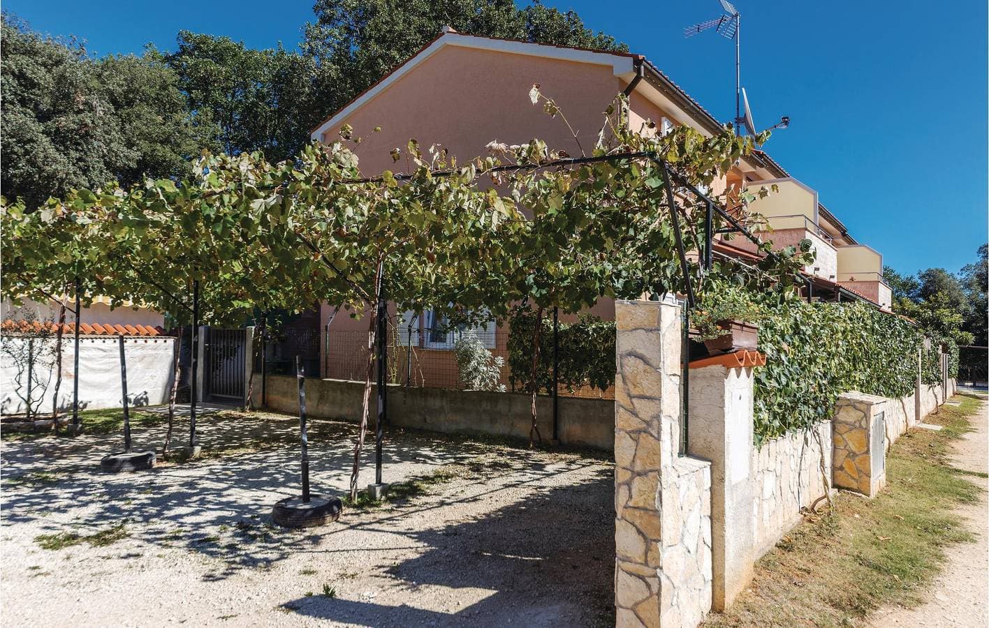 Foto 4 von 24: Gemütliche Wohnung mit Terrasse, WLAN und 1 km zum Strand
